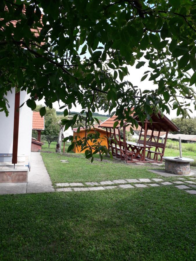 Matyas Apartman Tard Экстерьер фото